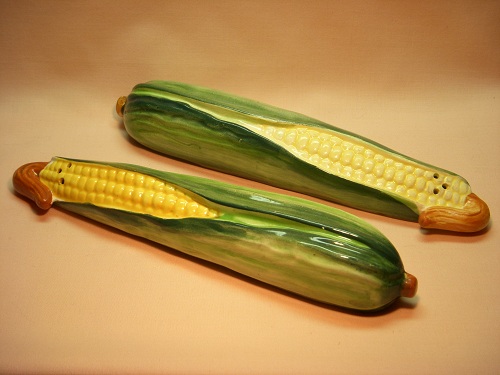 10686 Longboys salt and pepper shakers - corn
