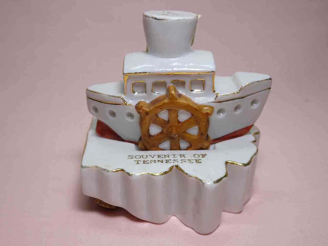 14591 Ohio and river boat salt and pepper shakers