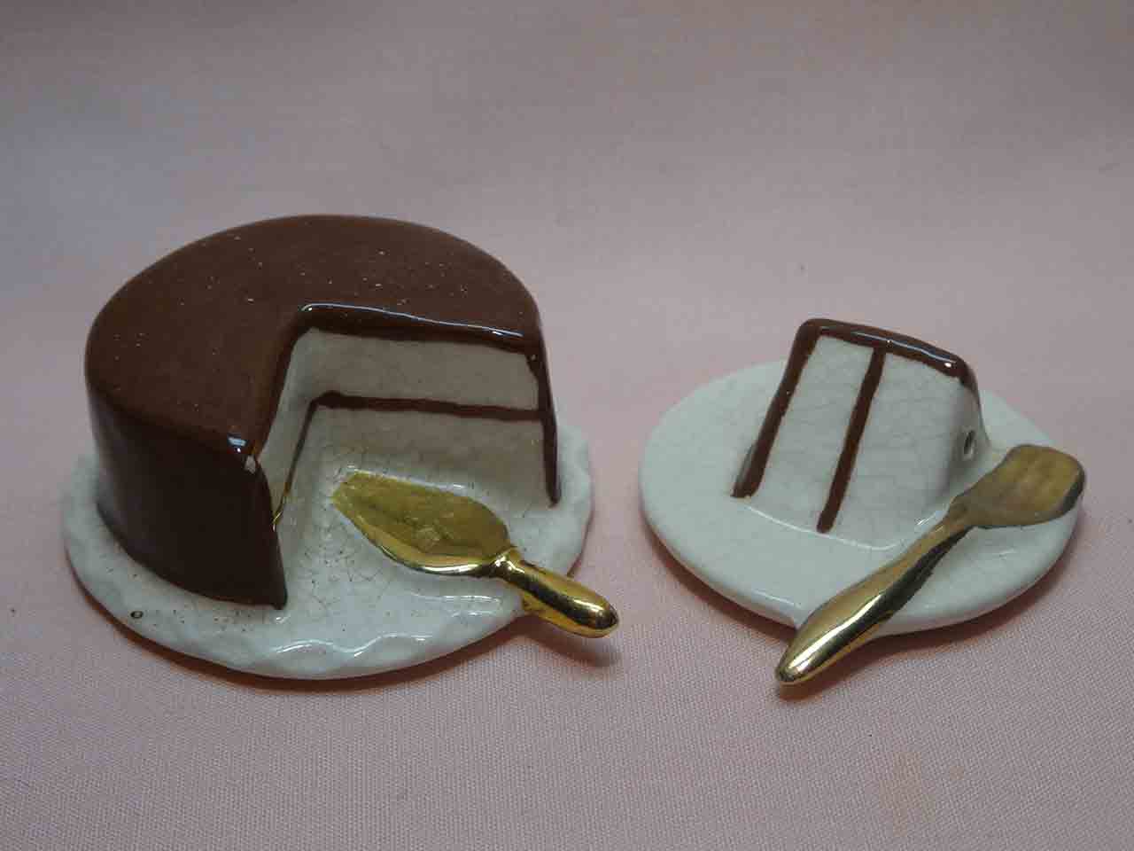 28386 Arcadia miniature chocolate cake & slice salt and pepper shakers