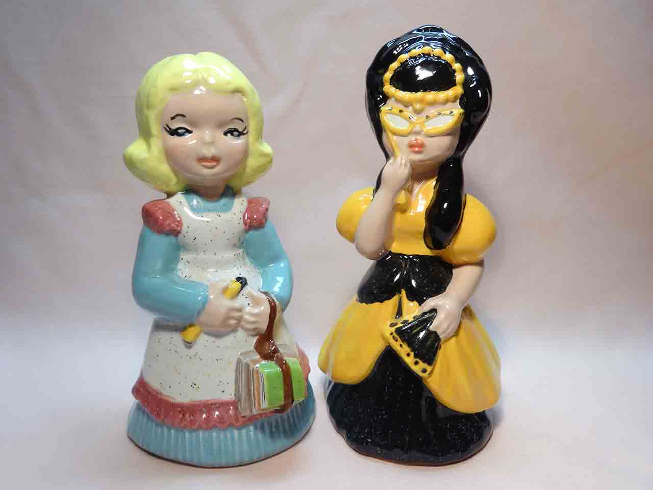 34086 Girls of the month by Jean Grief - salt and pepper shakers