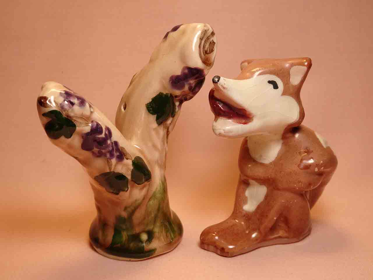 42805 Aesop's Fable - The Fox and the Grapes - salt and pepper shakers