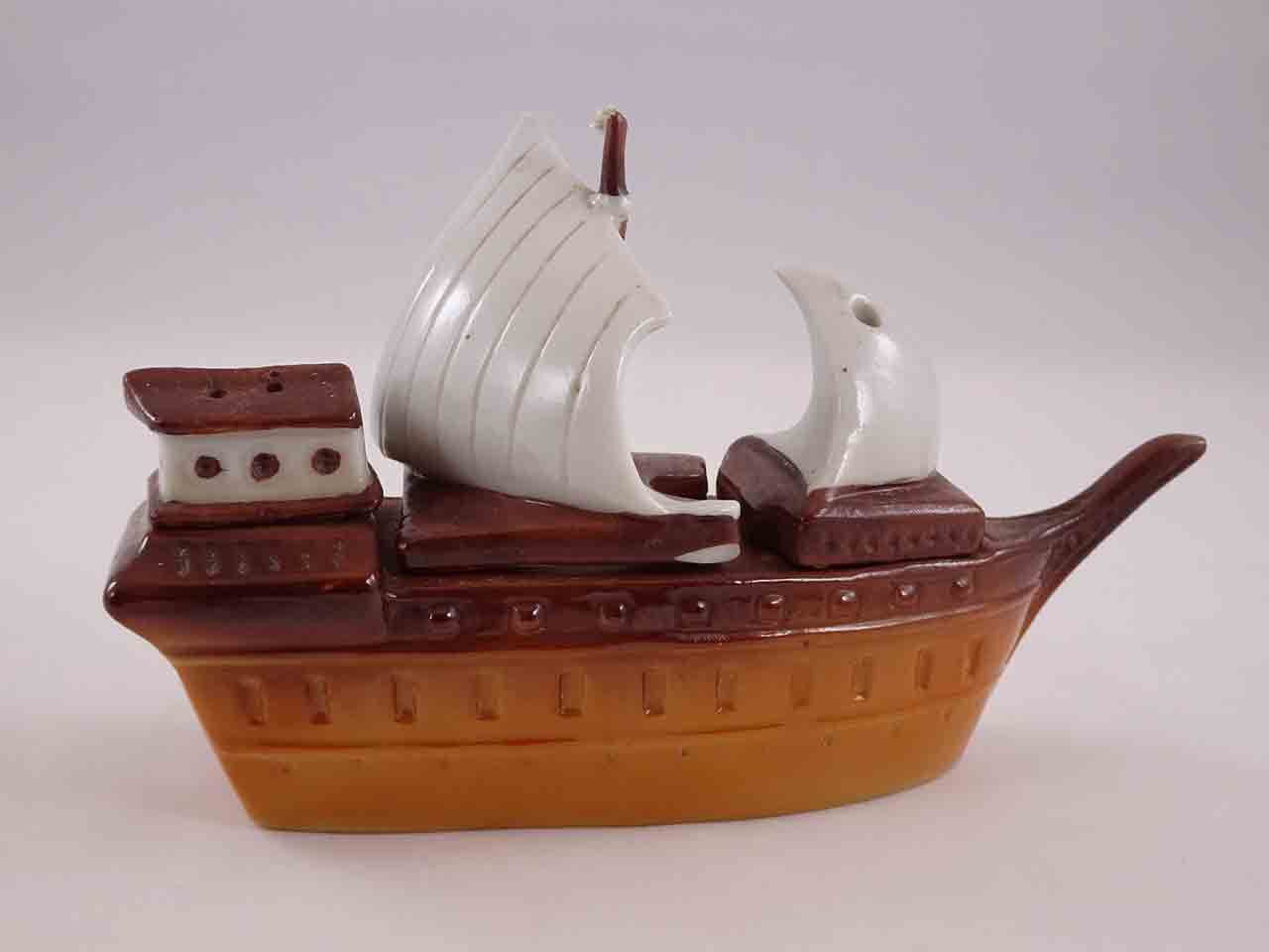 45419 Germany ship condiment salt and pepper shakers