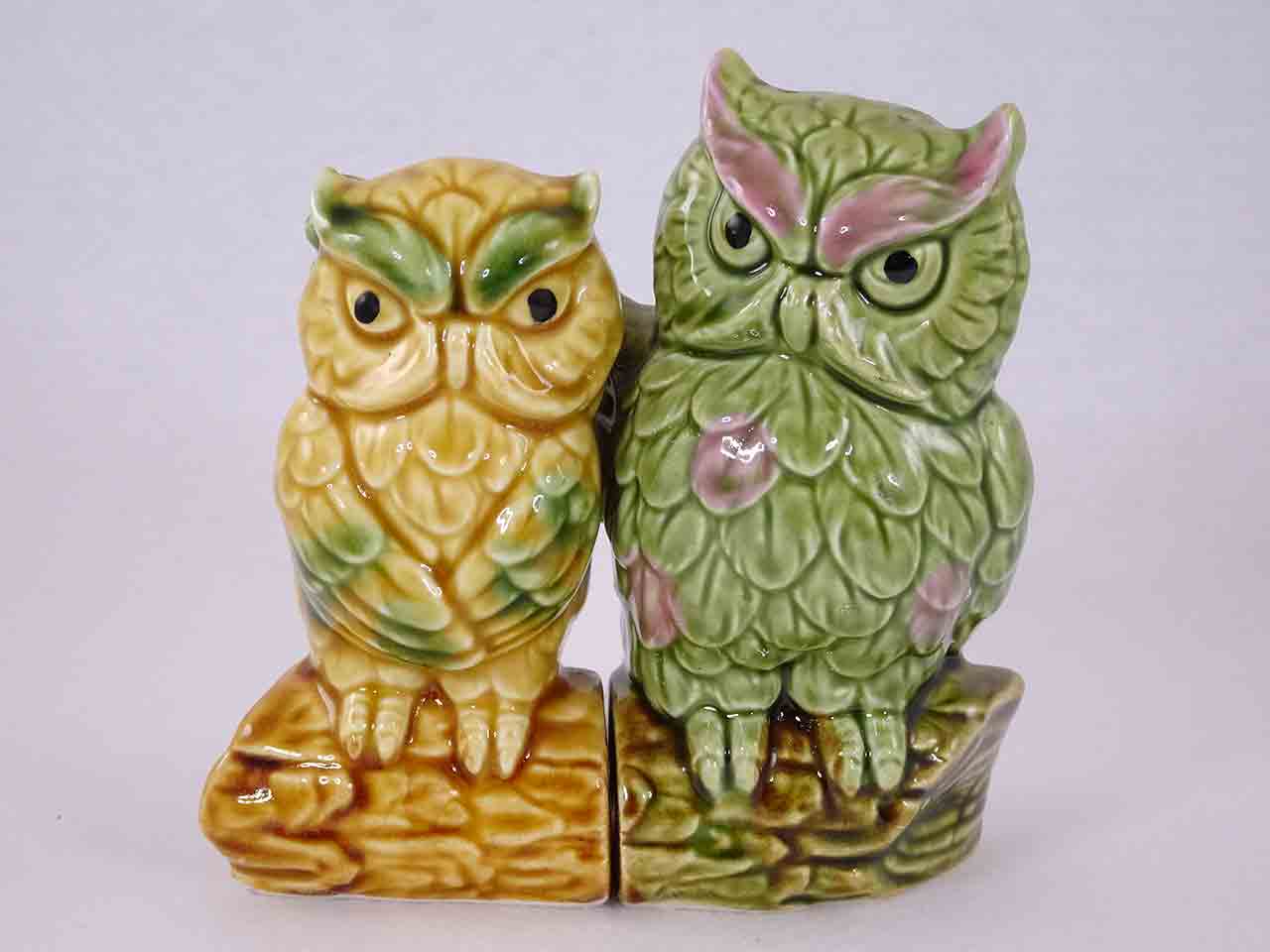49044 Owls salt and pepper shakers from series entitled Norleans Animals - One with Arm Over the Other
