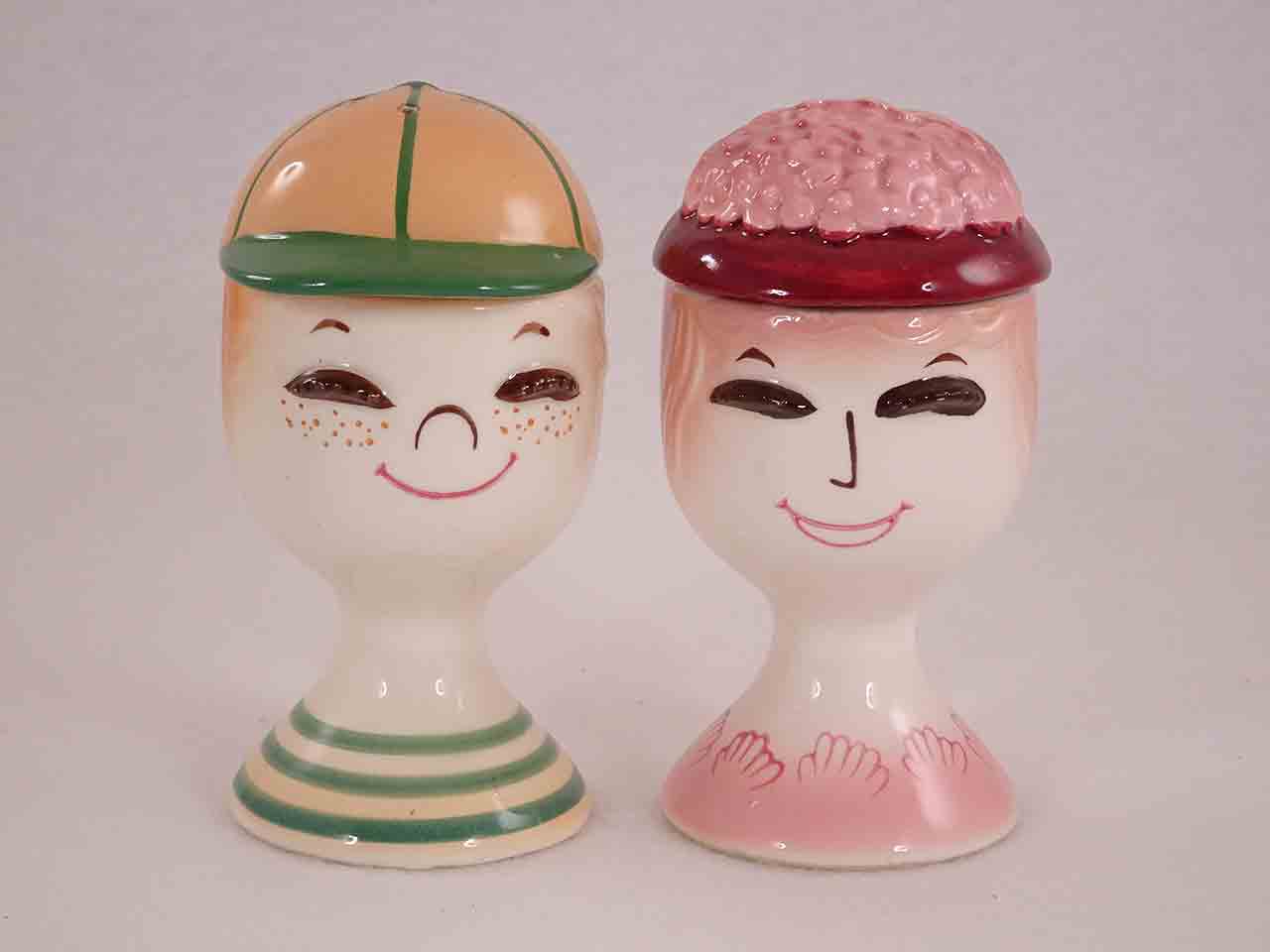 51497 Egg cup people salt and pepper shakers