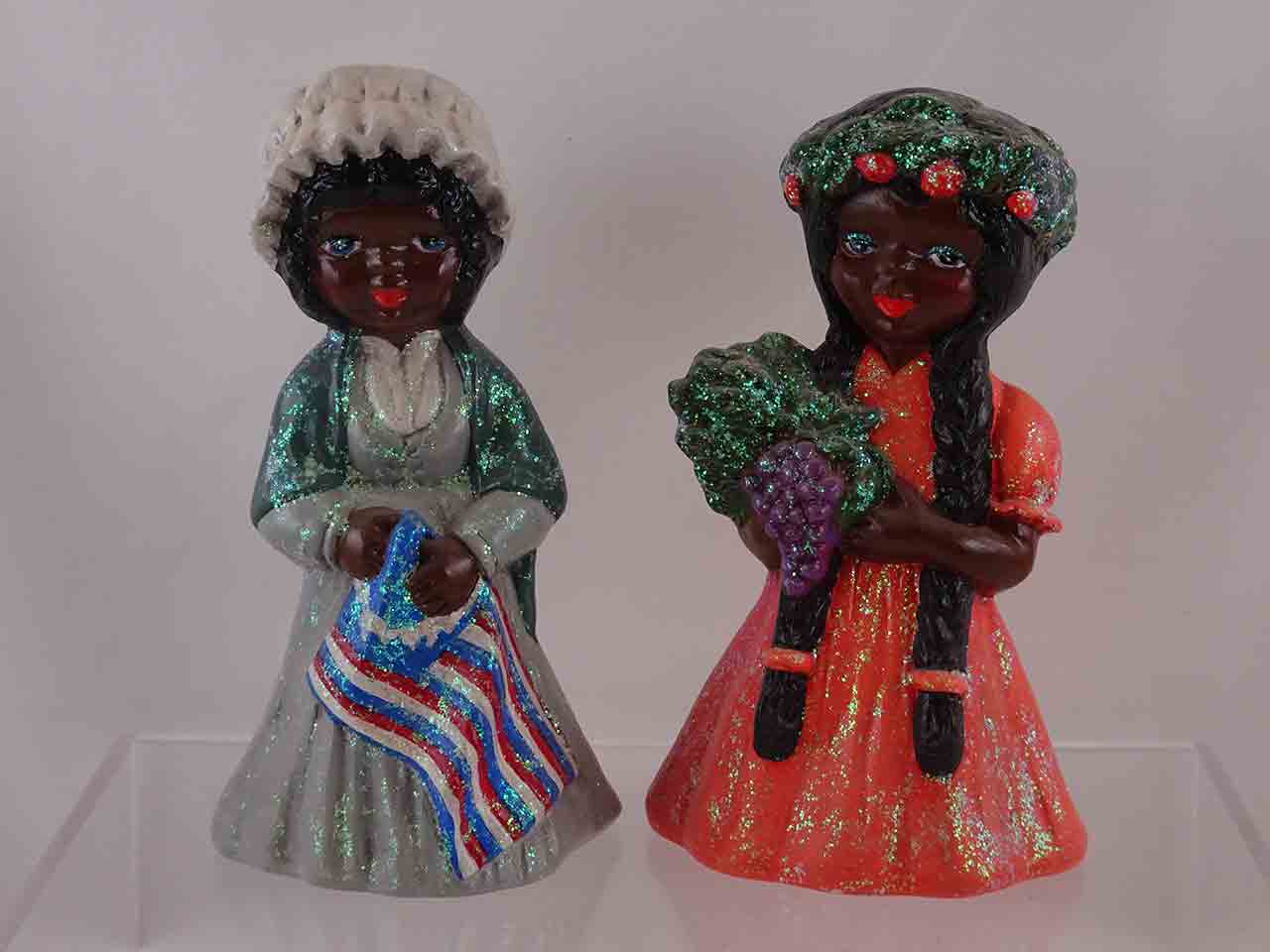 59396 Girls of the month by Jean Grief - salt and pepper shakers