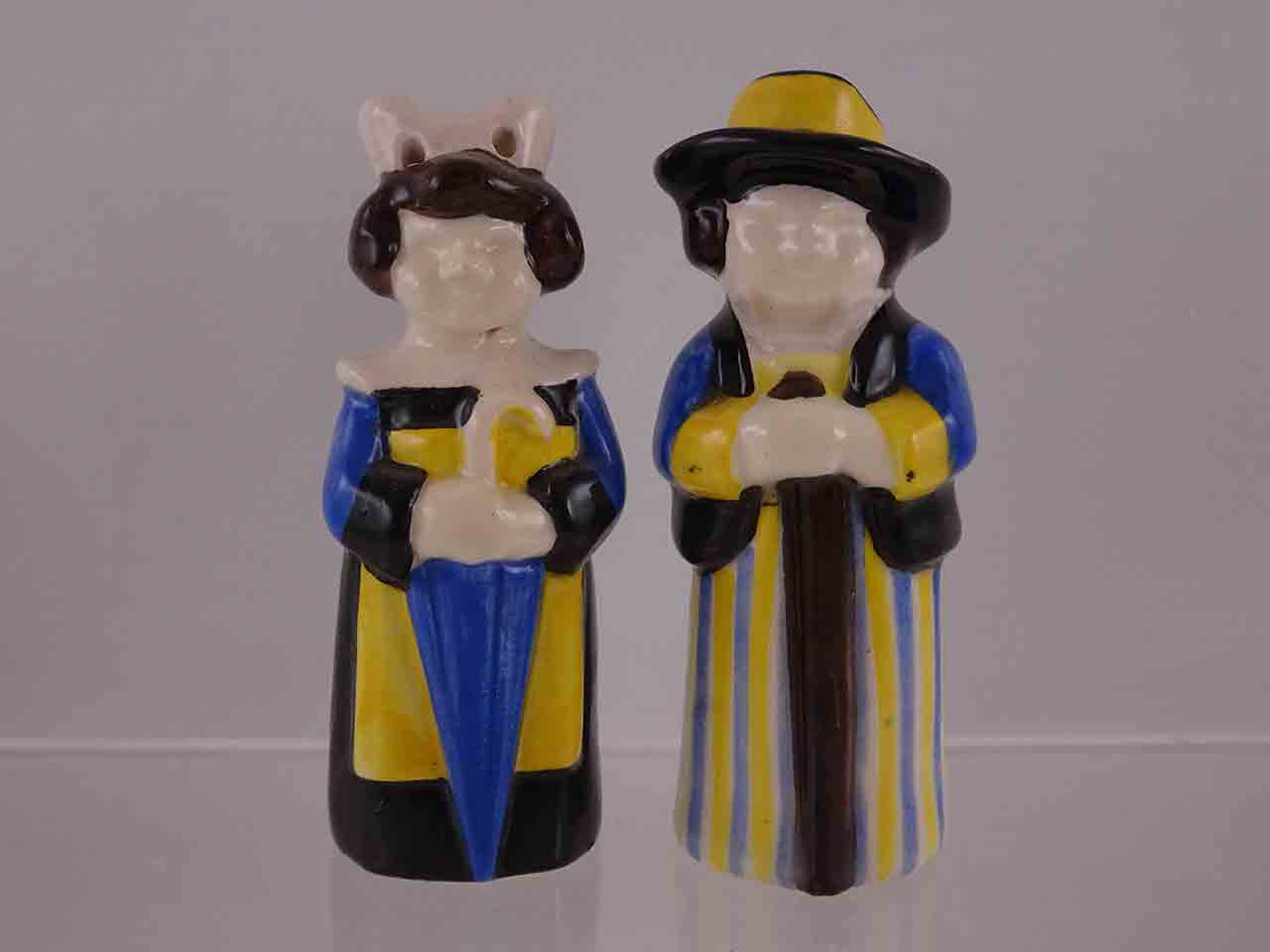 59417 Quimper salt and pepper shakers
