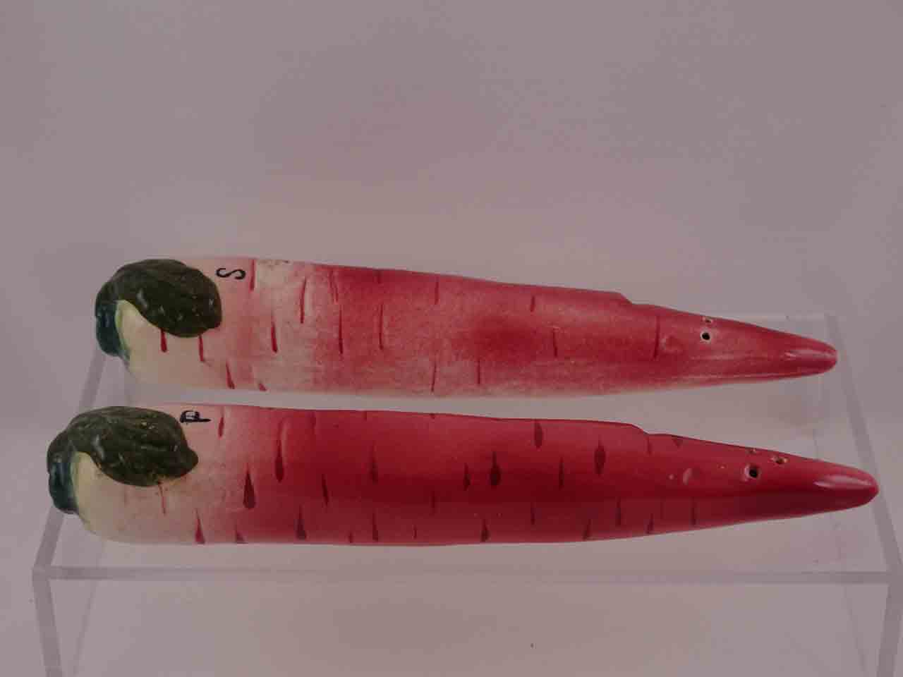 59428 Long boy vegetable series of salt and pepper shakers - radishes or carrots