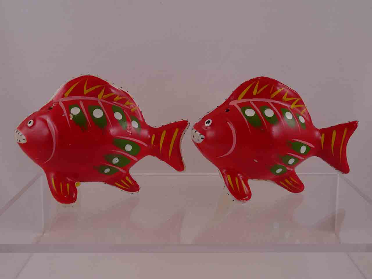 59532 Japan Cold Painted Colorful Fish salt and pepper shakers