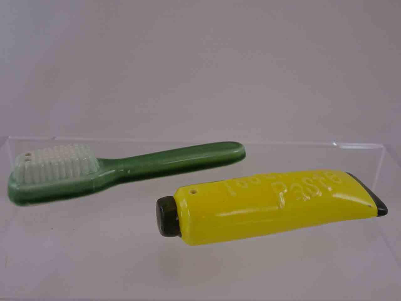 60628 Five and Dime toothbrush with toothpaste salt and pepper shakers