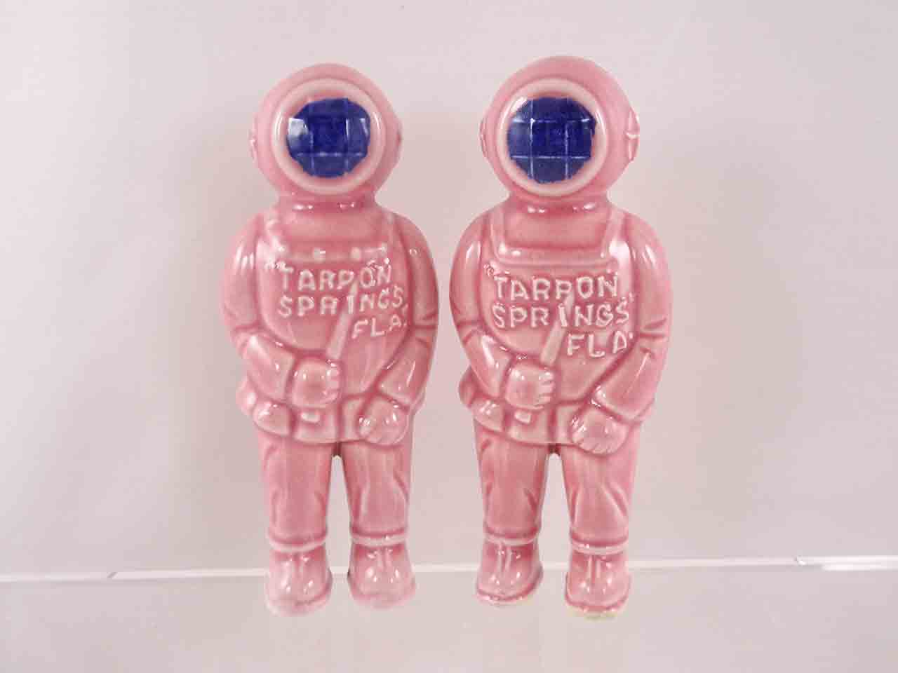 60855 Scuba divers salt and pepper shakers