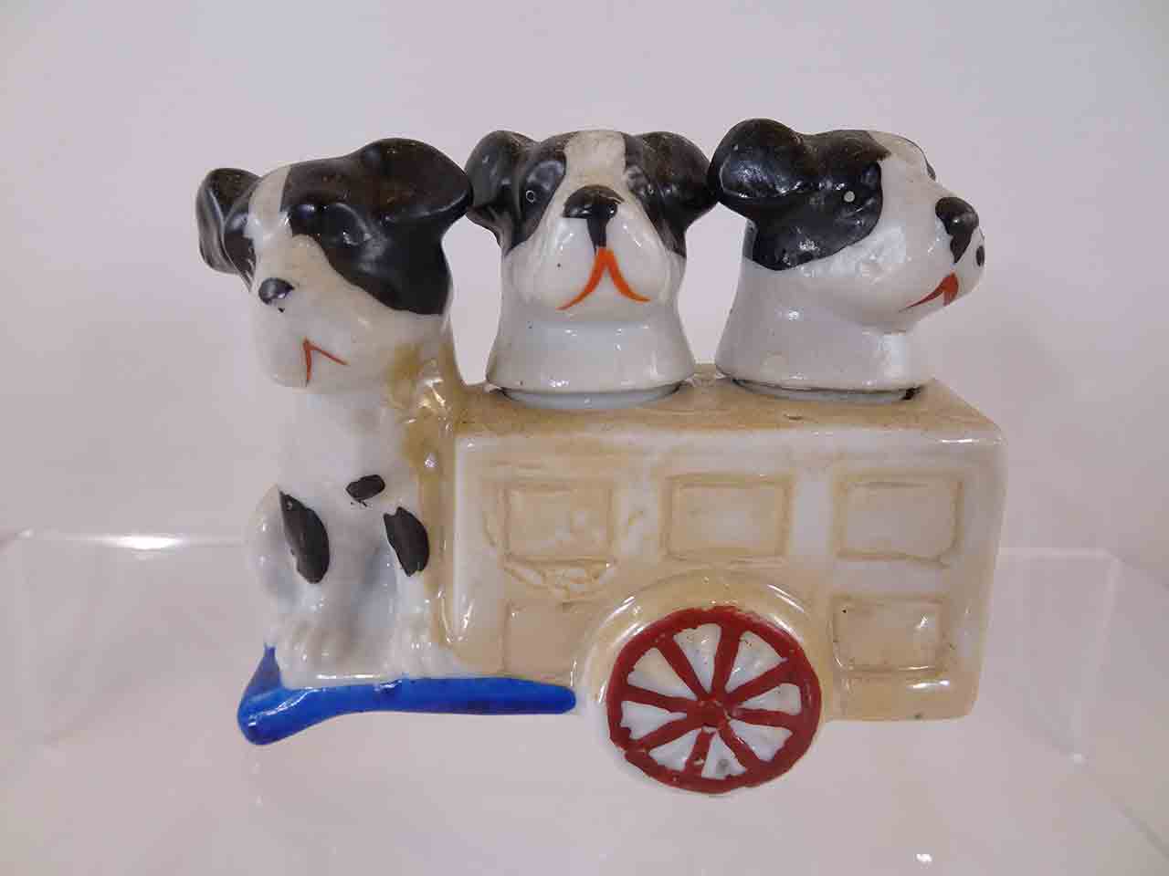 62157 Dogs in cart salt and pepper shakers