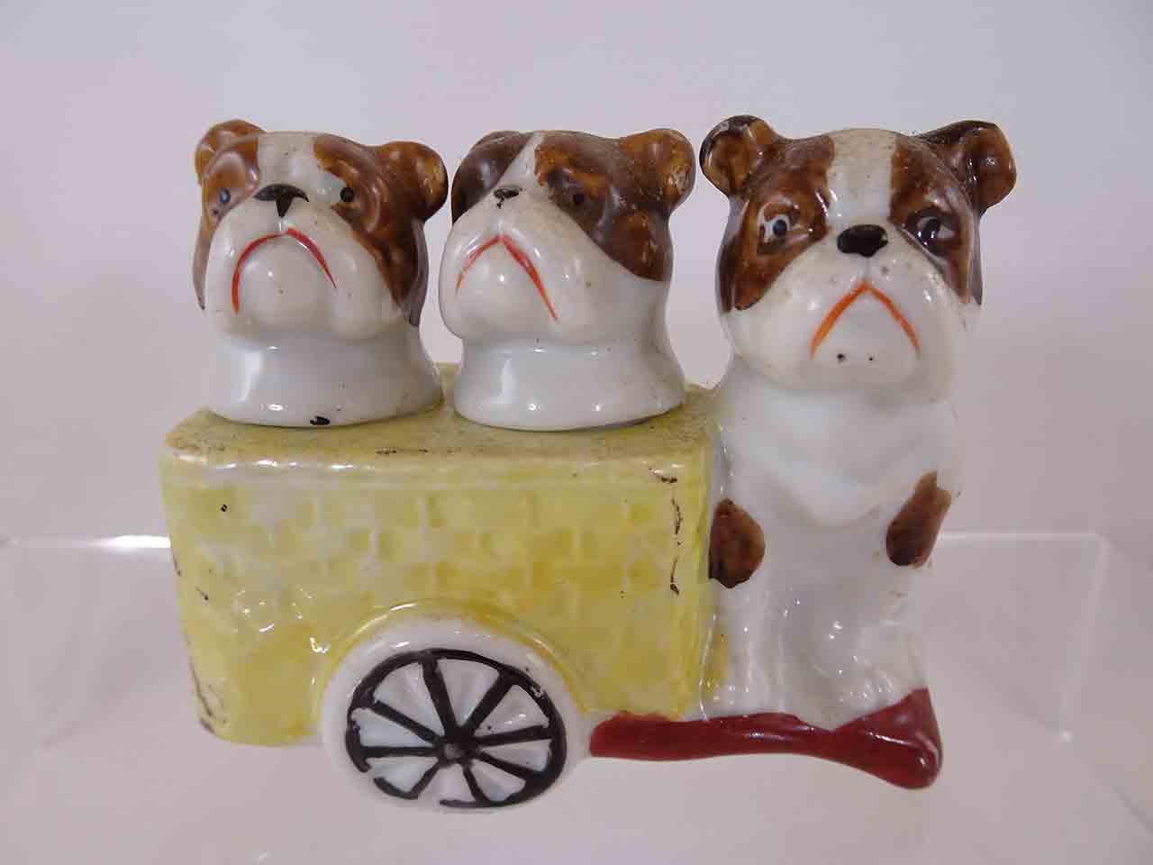 62158 Dogs in cart salt and pepper shakers