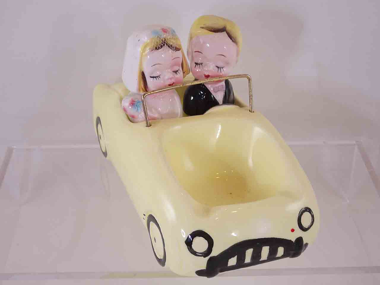 62382 "Just Married" - bride and groom in large yellow car salt and pepper shakers