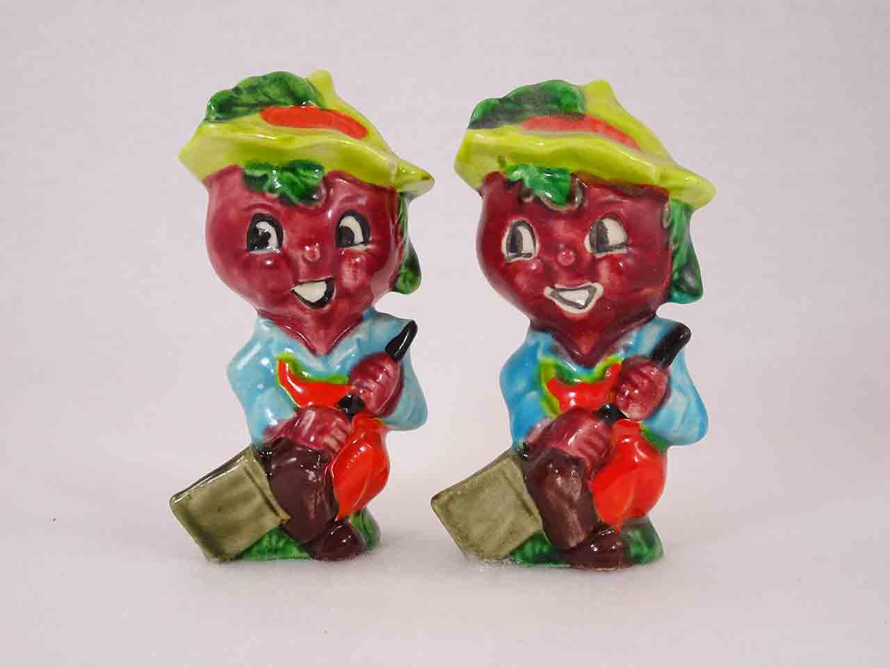879 Anthropomorphic vegetable farms salt and pepper shakers called "Country Cousins" - Beets