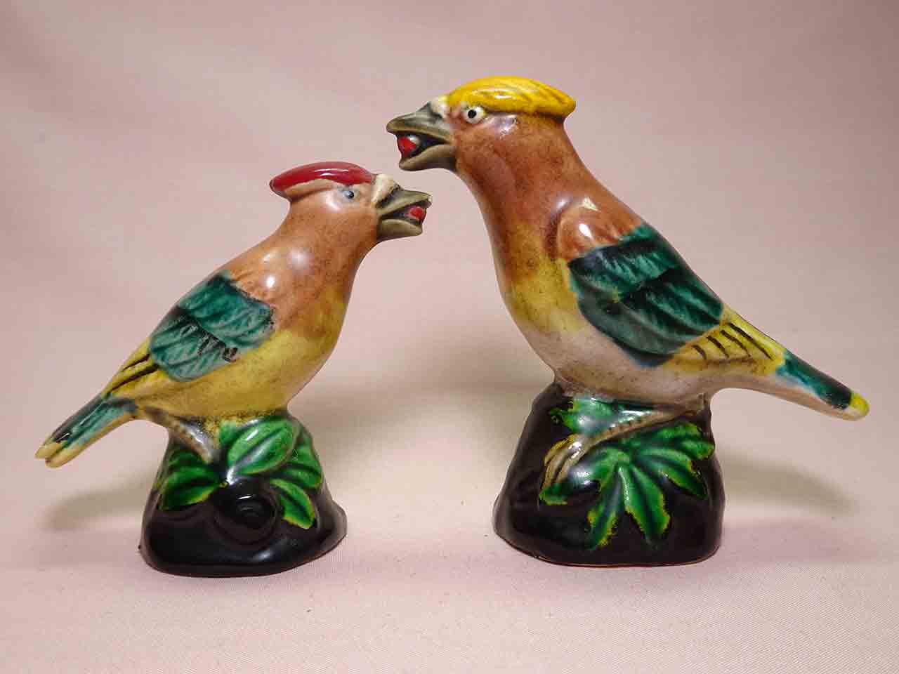 40377 Vintage Made in Japan birds salt and pepper shakers - Unknown Species