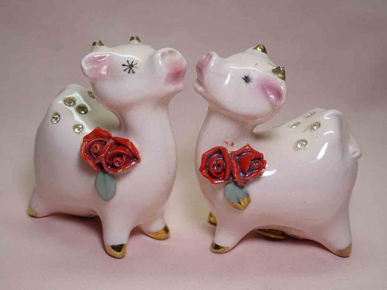 40910 Napco Pink Farm Animals with Rhinestones and Delicate Red Flowers - cows