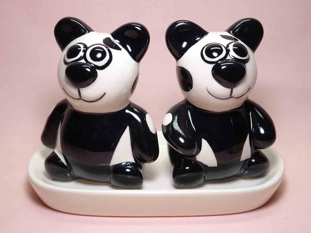 41807 Panda bear salt and pepper shakers