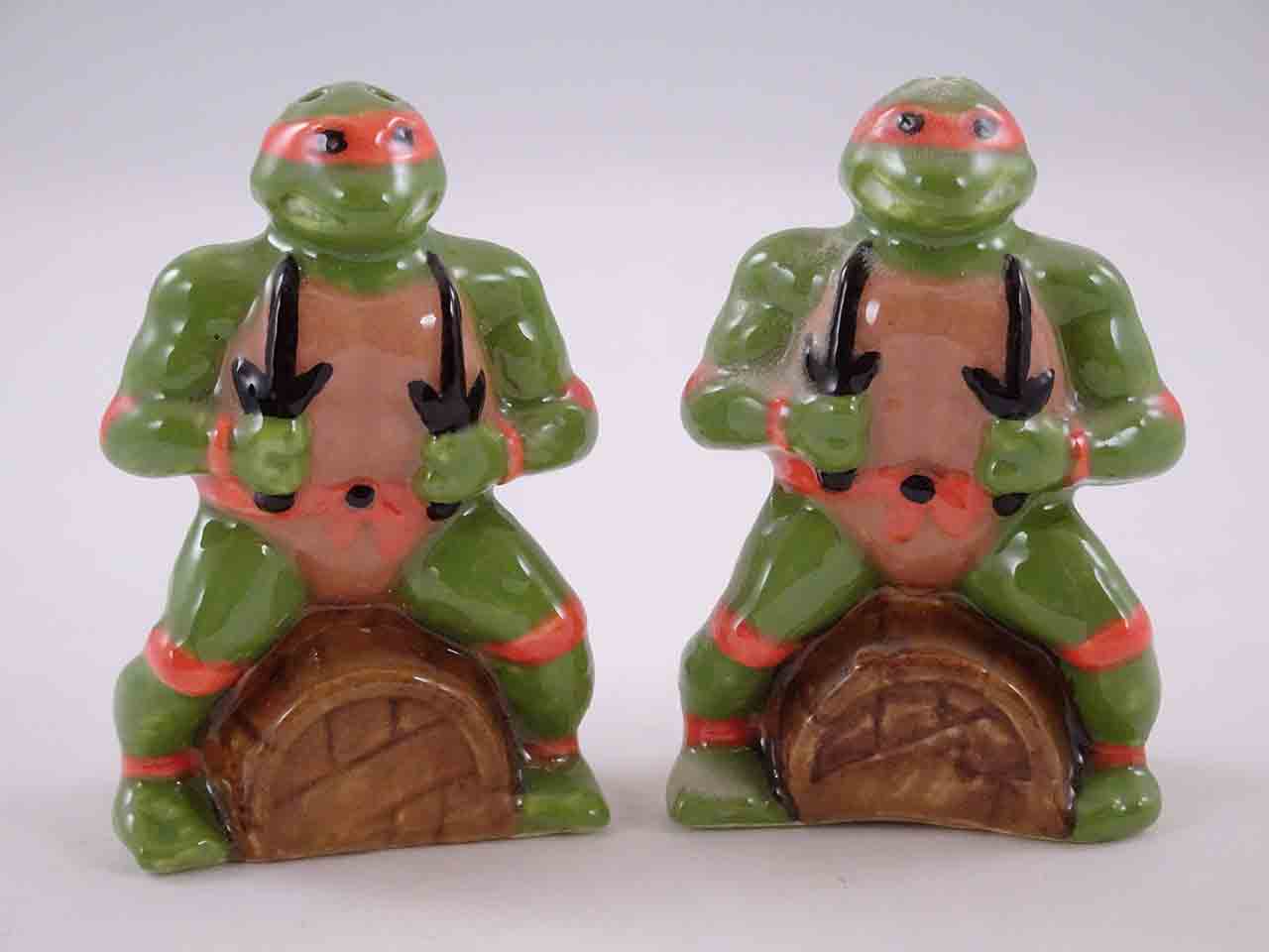 45089 TNMT Rachael salt and pepper shakers