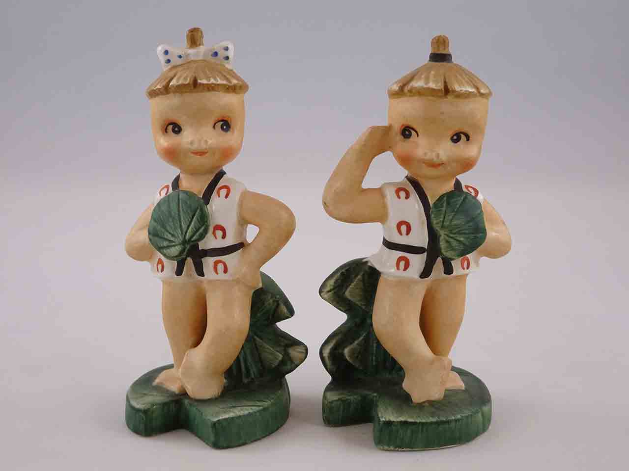 45384 Kappas salt and pepper shakers