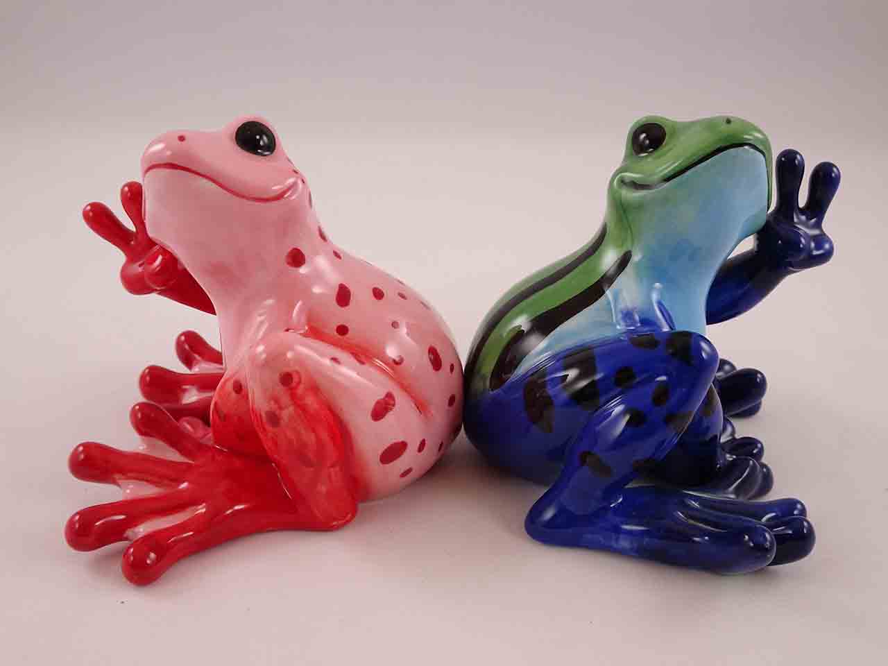 45453 Peace Frogs by Westland Giftware salt and pepper shakers