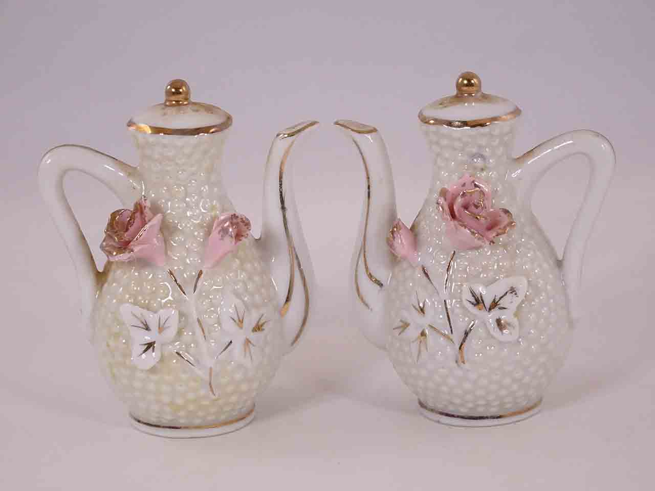 46908 Pitchers salt and pepper shakers