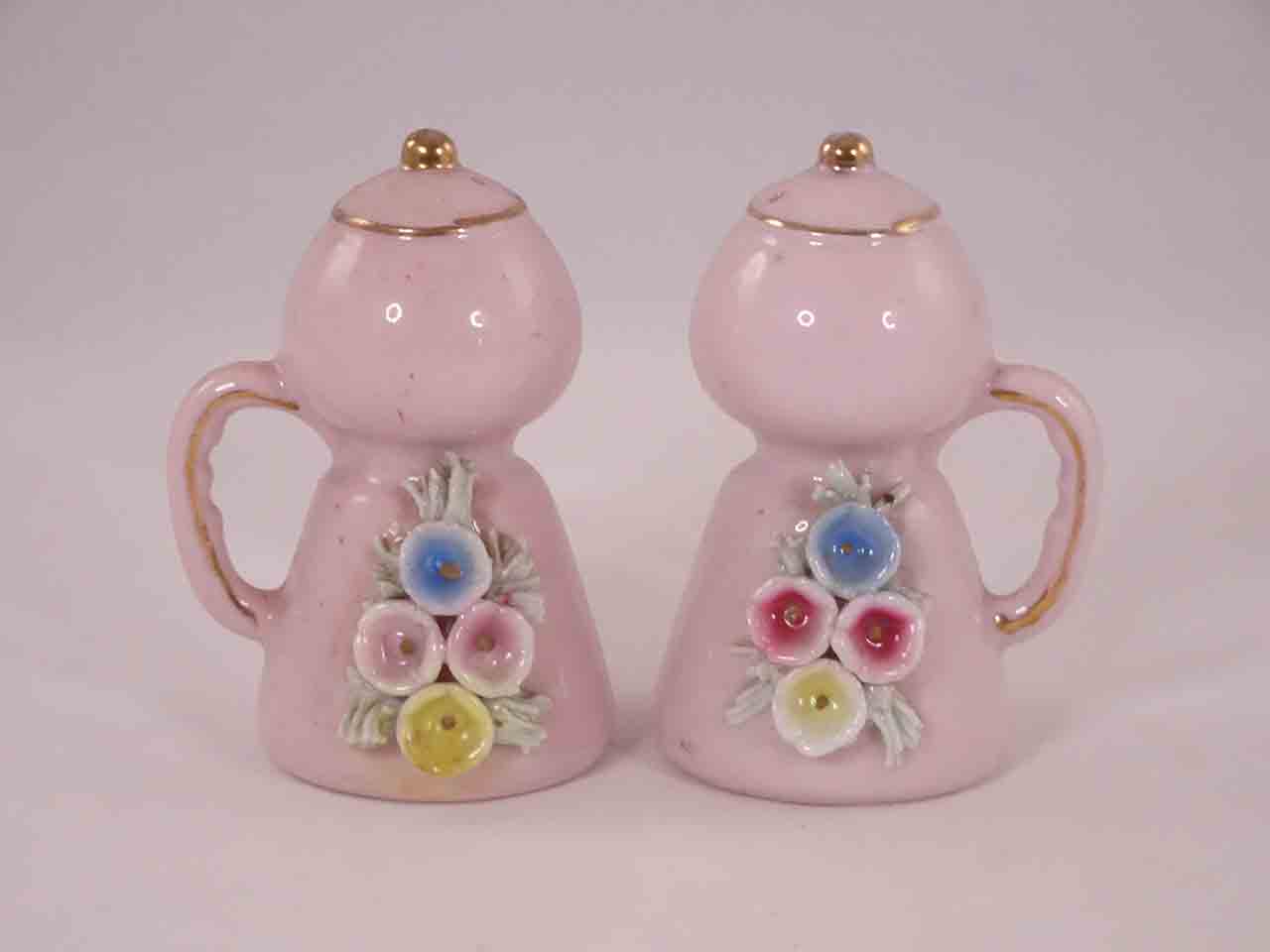 46912 Salt and pepper shakers
