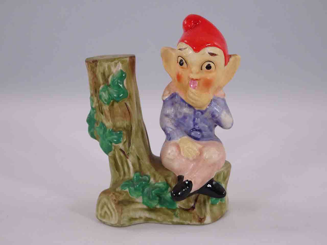47919 Elves salt and pepper shakers