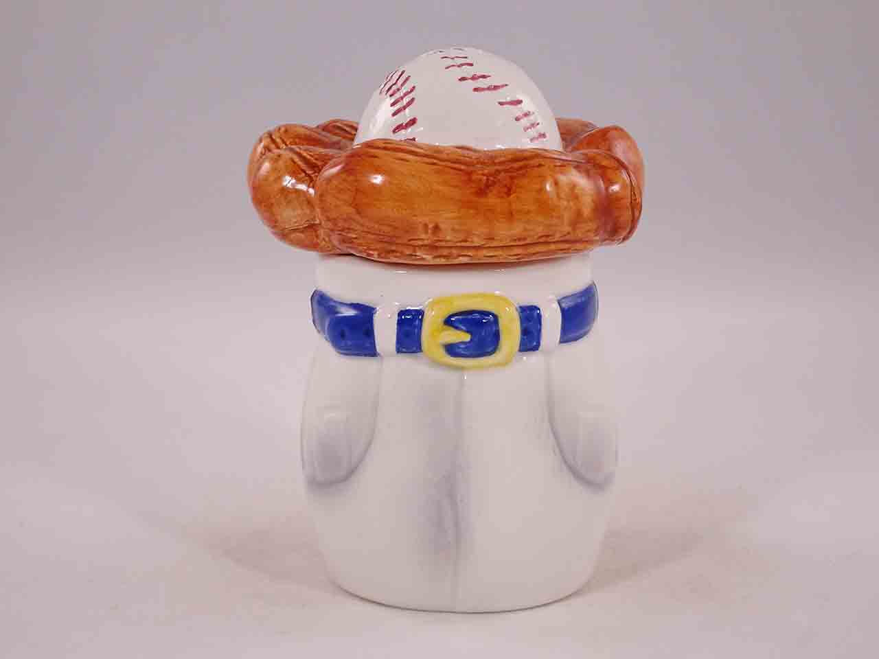 48763 Baseball salt and pepper shakers