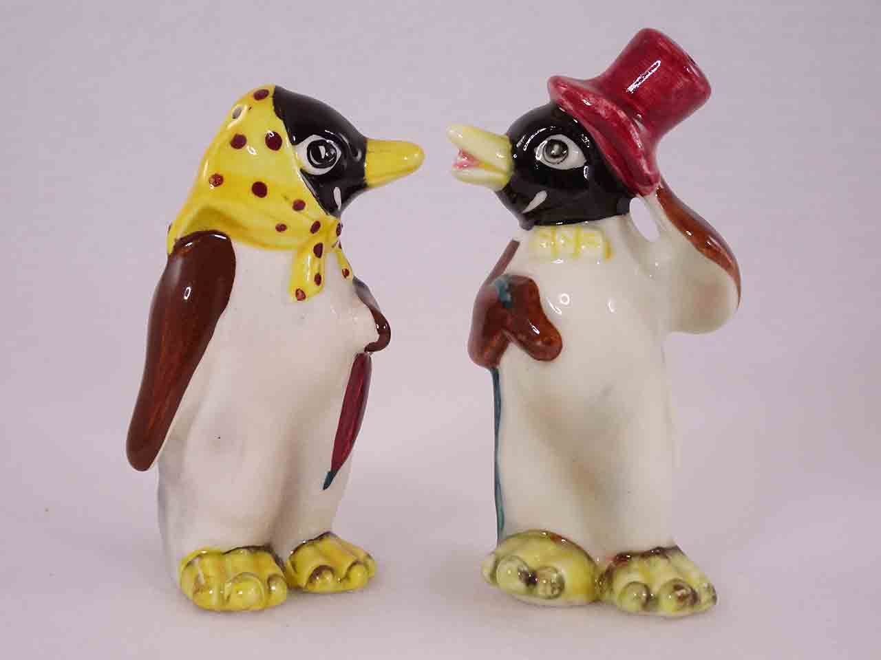 49163 Penguins salt and pepper shakers