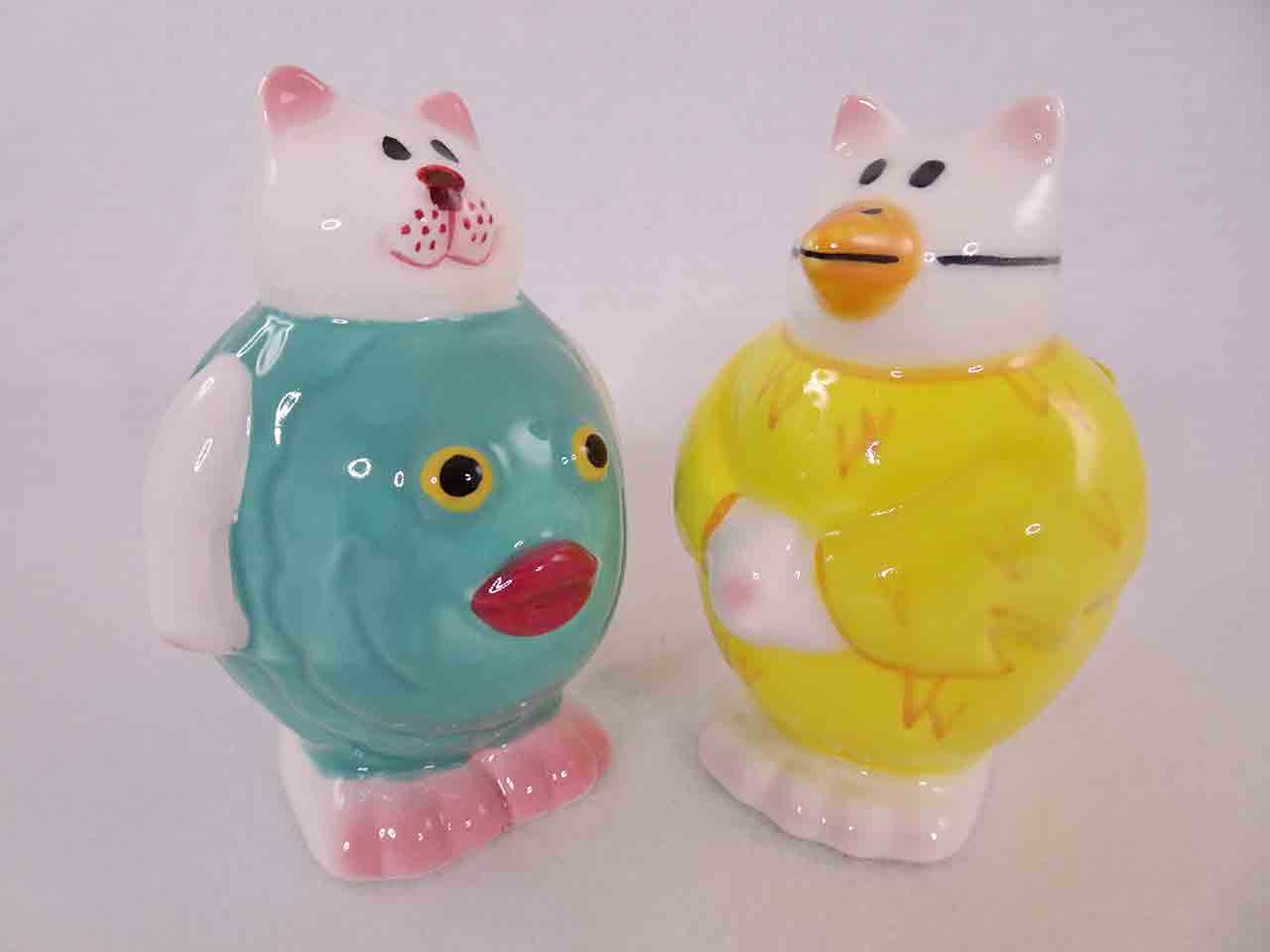 50041 Clay Art Animals in Costumes salt and pepper shakers - cats dressed up as a fish and bird