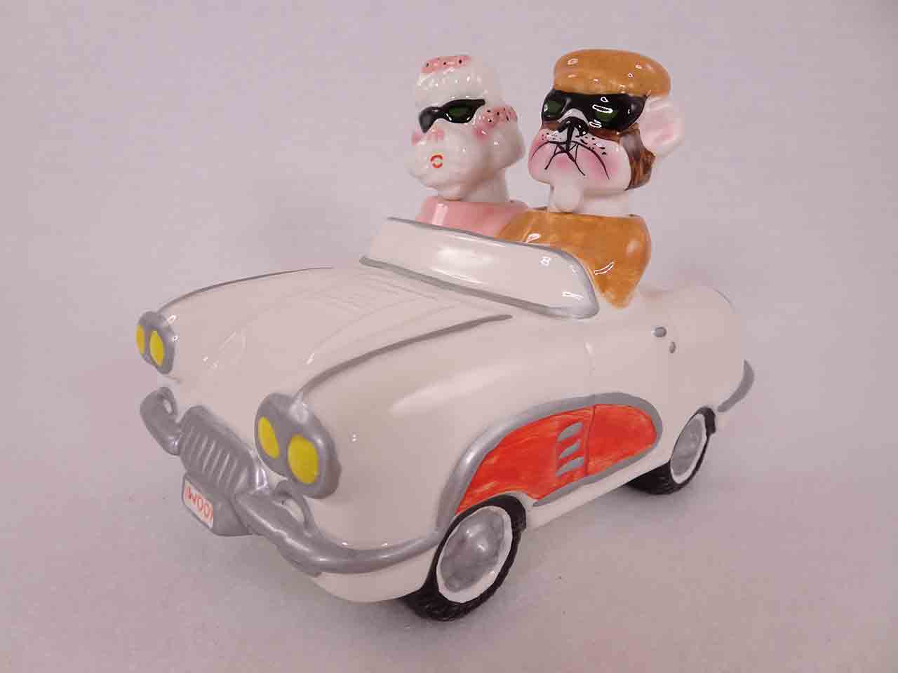 50053 Dogs in car nodder salt and pepper shakers by Clay Art
