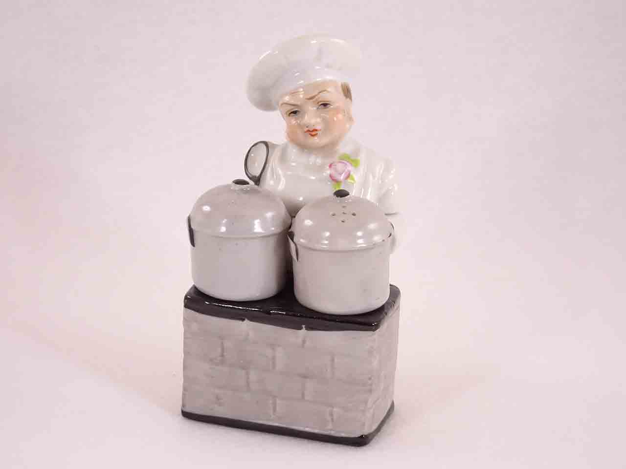 50886 Occupied Japan chef condiment