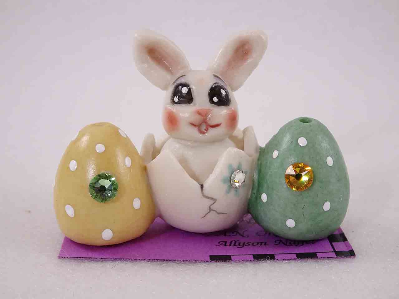 51216 Allyson Nagel miniature one piece holiday salt and pepper shakers - Easter bunny rabbit with eggs
