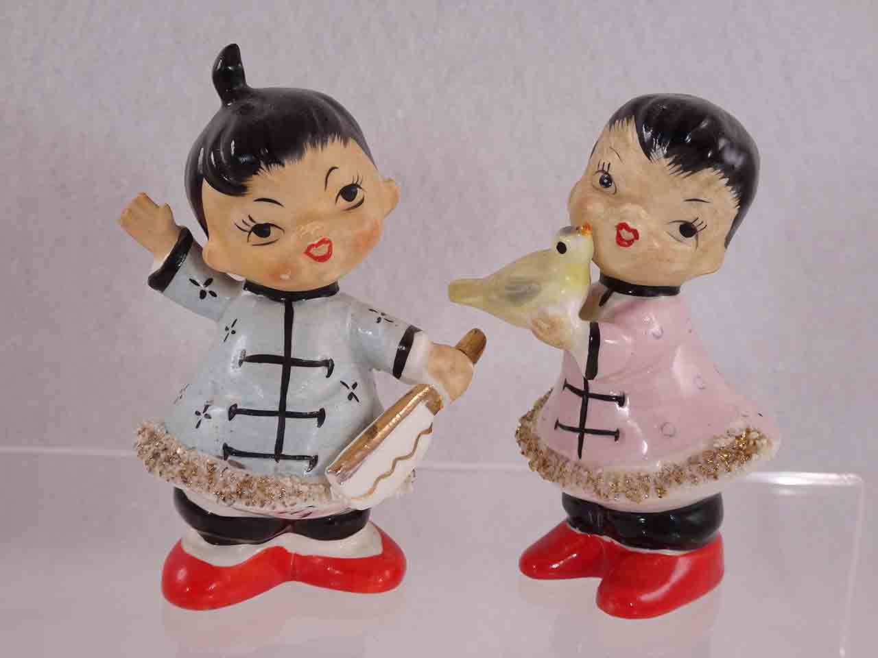 52767 Enesco Japanese Girls with Gold Spaghetti Like Trim salt and pepper shakers