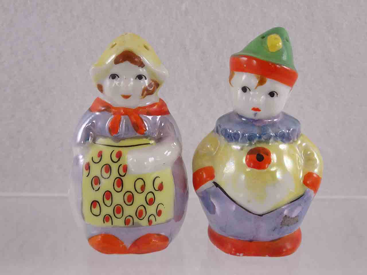 53254 Lady and clown salt and pepper shakers