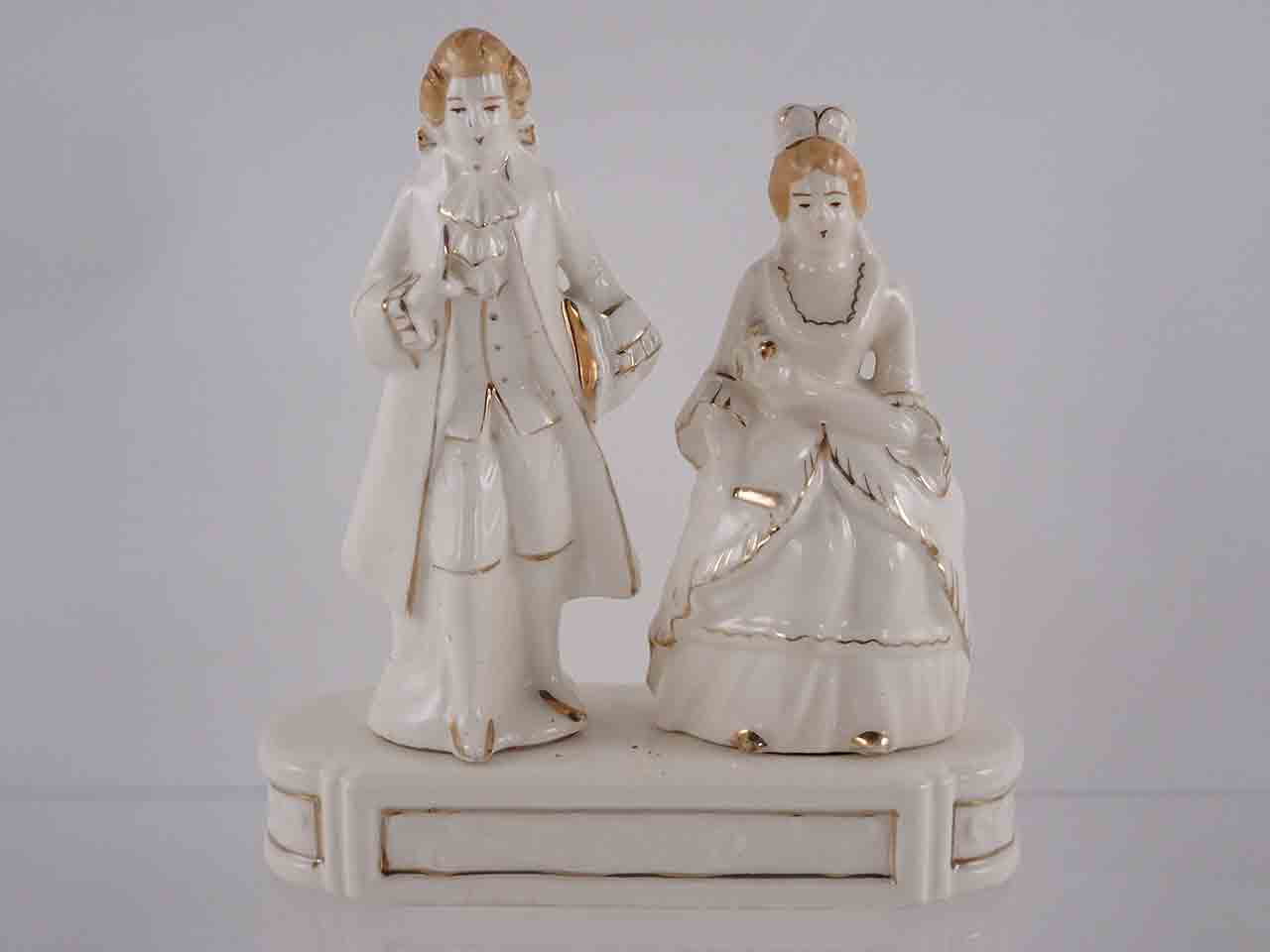 53659 Colonial lady & gentlemen salt and pepper shakers