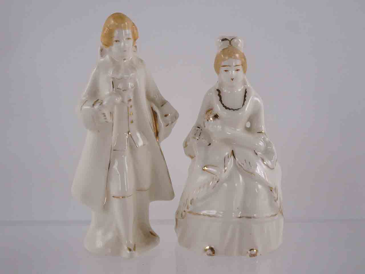 53660 Colonial lady & gentlemen salt and pepper shakers