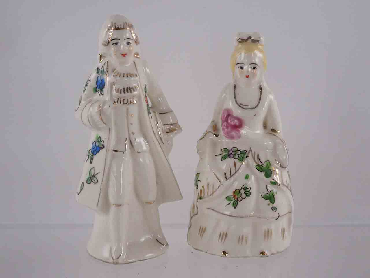 53661 Colonial lady & gentlemen salt and pepper shakers