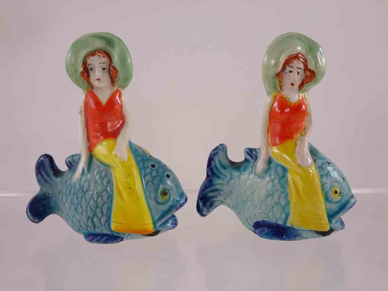 54067 Marutomoware fancy ladies sitting of fish salt and pepper shakers