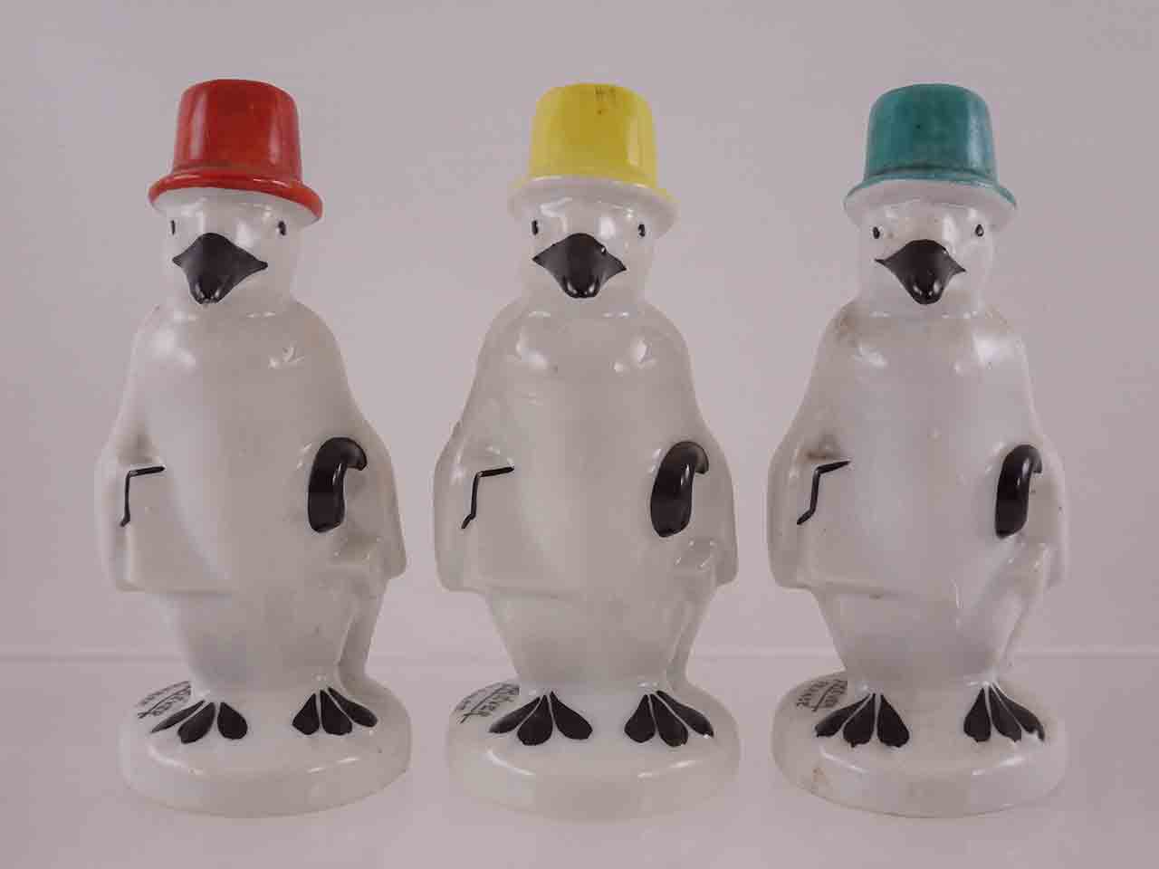 54621 Three penguins from France salt and pepper shakers