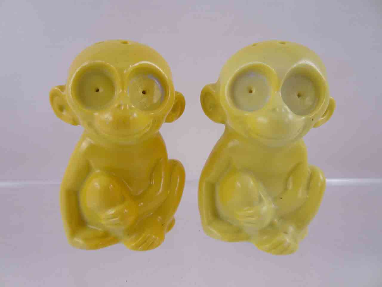 56966 Germany google-eyed animal salt and pepper shakers - monkeys