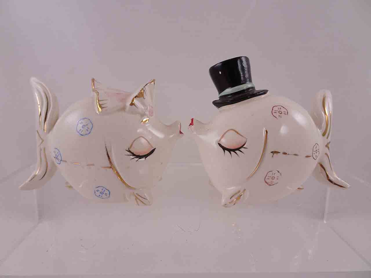 57045 Sonsco Japan anthropomorphic fish wearing hats salt and pepper shakers