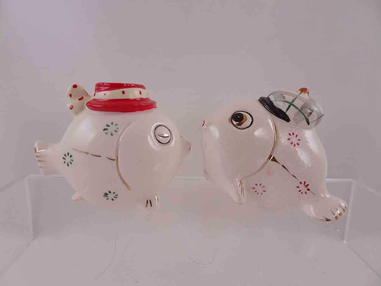 57046 Sonsco Japan anthropomorphic fish wearing hats salt and pepper shakers