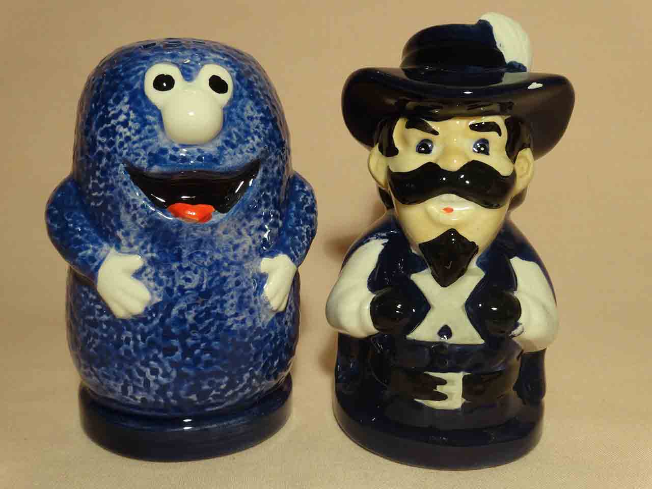 27995 Xavier Musketeers mascots Blob and D'Artagnan salt and pepper shakers