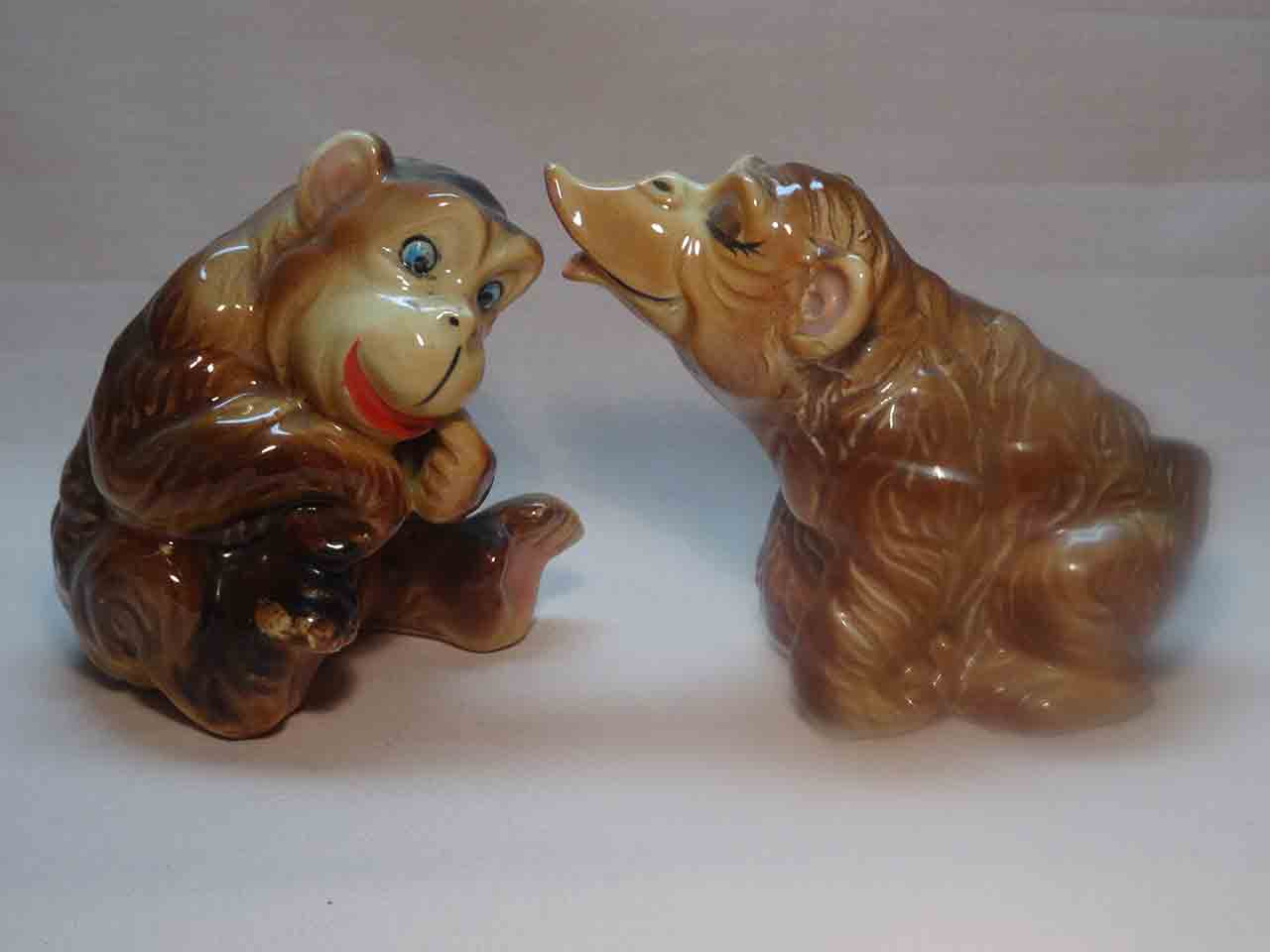 30464 Kreiss animals salt and pepper shakers - gorillas