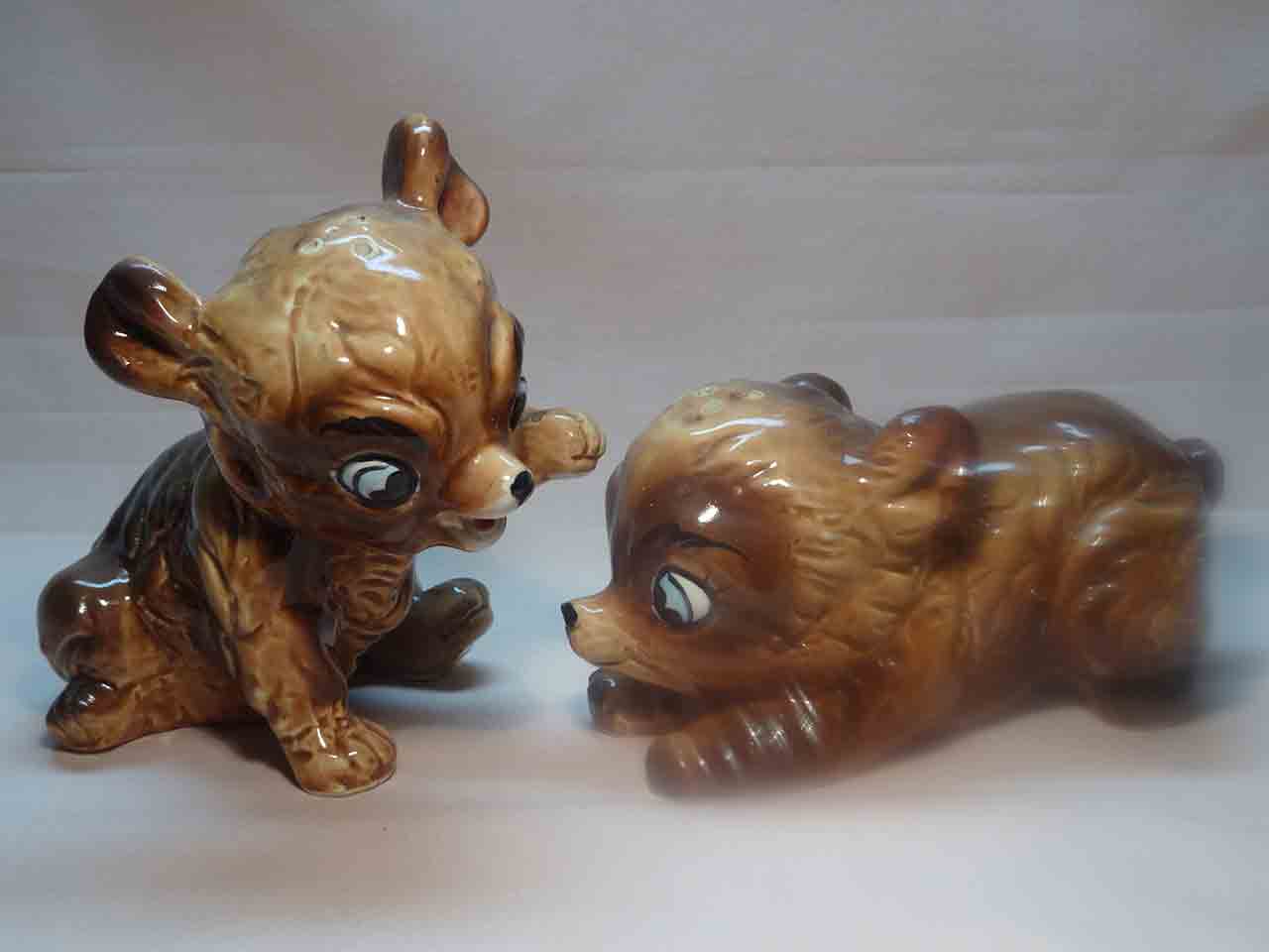 30472 Kreiss animals salt and pepper shakers - bears