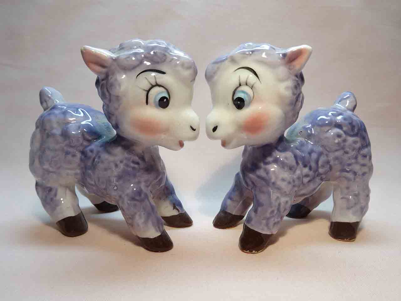 33873 Kreiss sheep salt and pepper shakers