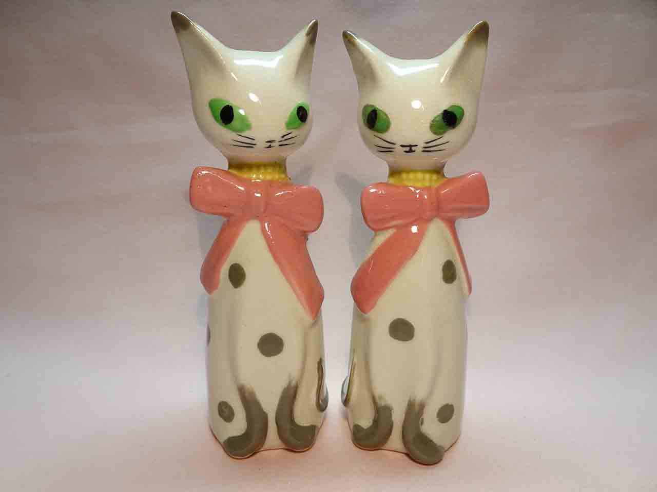 35389 Cats salt and pepper shakers