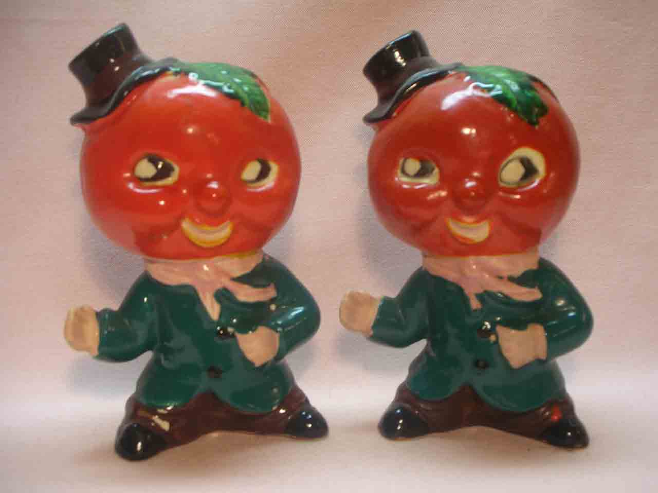 1209 Anthropomorphic salt and pepper shakers called "2 of a Kind" - tomatoes