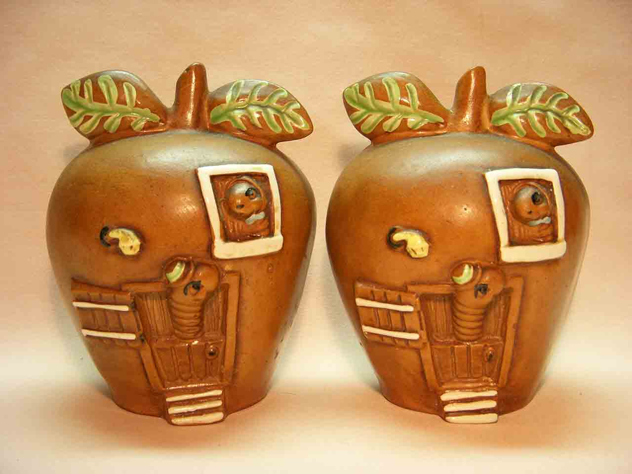 2267 Twin Winton apples salt and pepper shakers